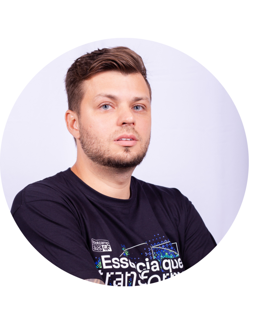 Retrato de colaborador da Seprol em moldura circular, vestindo camiseta 'Essência que transforma'